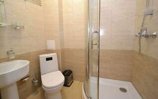 Гостевой дом Милана Витязево 4-местная комната полулюкс с балконом-6