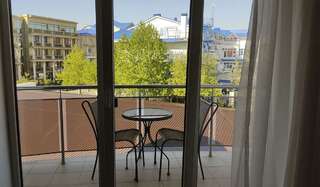 Гостевой дом Милана Витязево 3-местная комната полулюкс с балконом-6