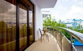 Гостевой дом Милана Витязево 4-местная комната полулюкс с балконом-5