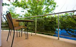 Гостевой дом Милана Витязево Полулюкс 2-местный с балконом-8