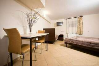 Гостевой дом Милана Витязево Трехместный номер эконом-класса-2